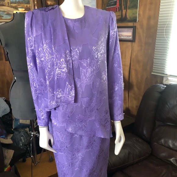 Gorgeous Vintage Dress - Picture 4 of 10